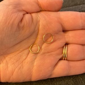 Tiny huggie hoop - 2 pairs